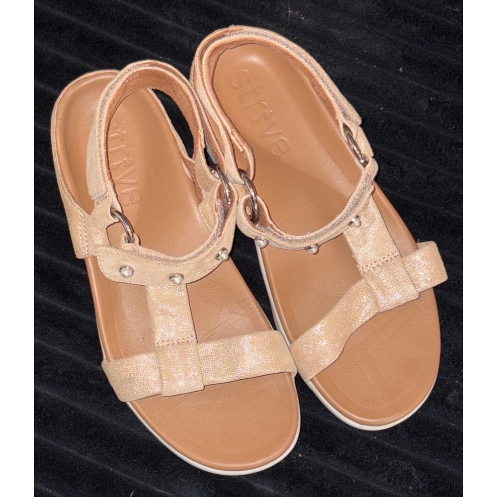 Strive Women's Gold Sparkle Antigua‎ Sandals, Size 8